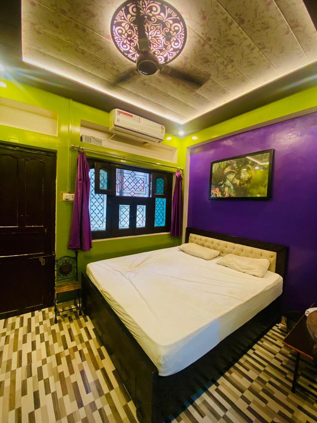 Marigold Guest House Varanasi Oda fotoğraf