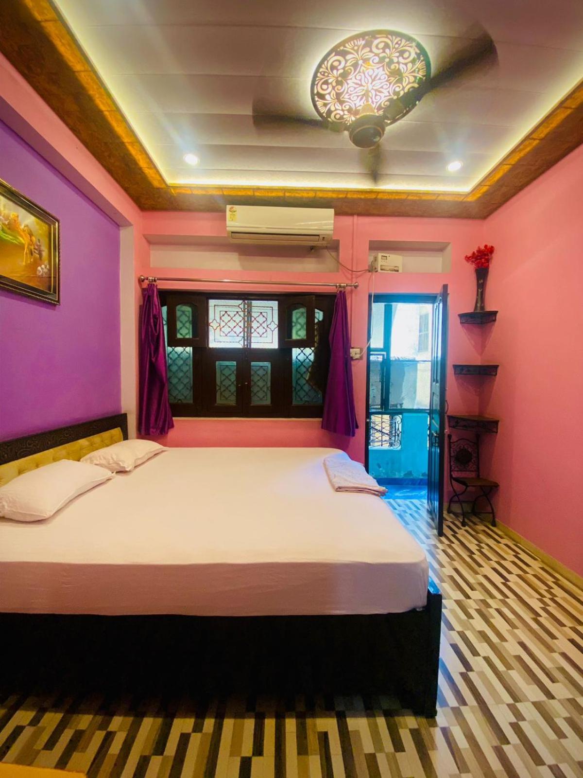 Marigold Guest House Varanasi Oda fotoğraf